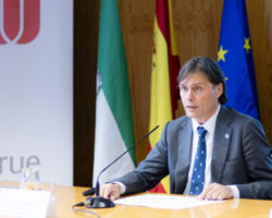 Rector Oliva Coordinador Proyecto CRUE Transferencia E Impacto