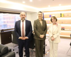 Julián Garde, Ángela de Miguel y Eva Alcón