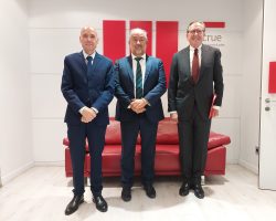2026.09.18 FIRMA CONVENIO Santander CRUE MICIU Presi Garde Inciarte Garcia 01